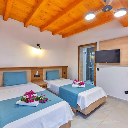 Vila 2 Bedroom With Pool - 5 Minutes Drive To The Center *