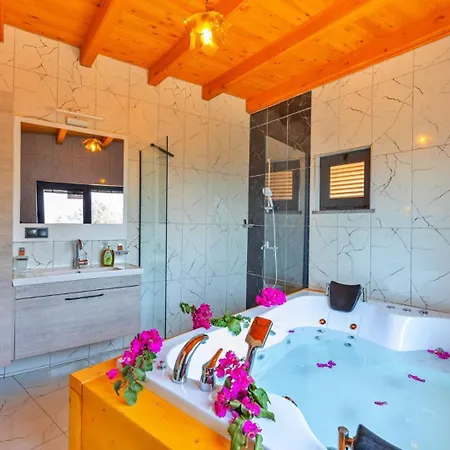 2 Bedroom With Pool - 5 Minutes Drive To The Center * Kalkan