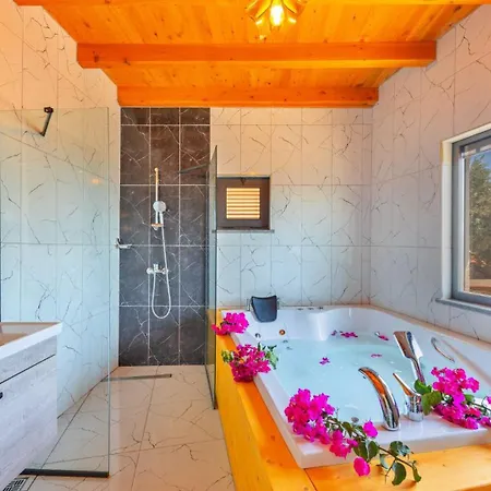 Vila 2 Bedroom With Pool - 5 Minutes Drive To The Center Kalkan