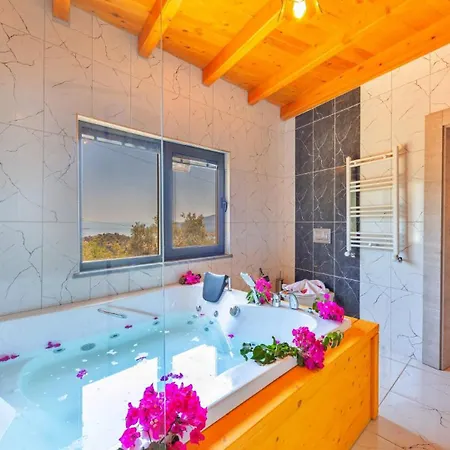 2 Bedroom With Pool - 5 Minutes Drive To The Center *