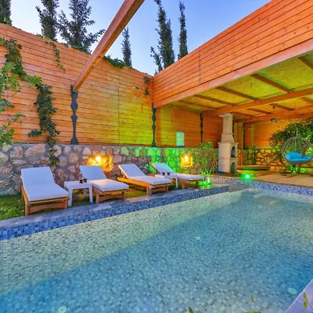 2 Bedroom With Pool - 5 Minutes Drive To The Center