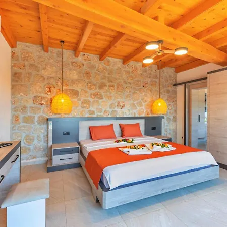 2 Bedroom With Pool - 5 Minutes Drive To The Center Vila *