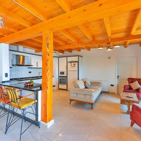 2 Bedroom With Pool - 5 Minutes Drive To The Center *