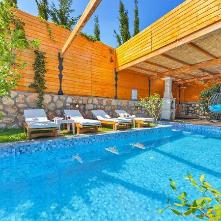 2 Bedroom With Pool - 5 Minutes Drive To The Center *