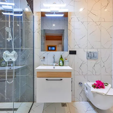 2 Bedroom With Pool - 5 Minutes Drive To The Center Kalkan