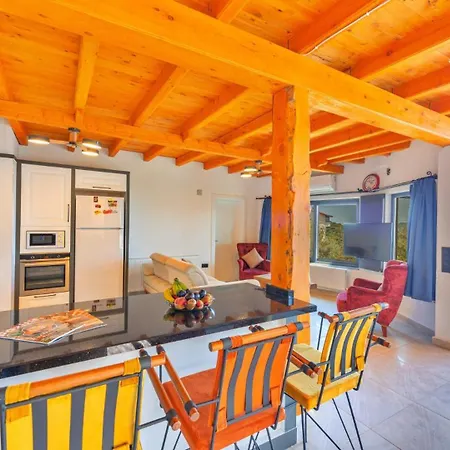 2 Bedroom With Pool - 5 Minutes Drive To The Center Kalkan