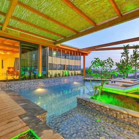 Vilă 2 Bedroom With Pool - 5 Minutes Drive To The Center *