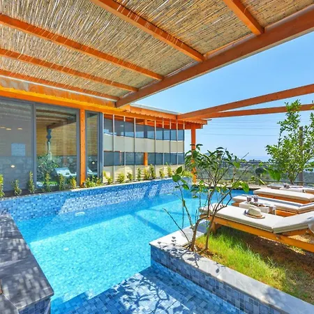 Vilă 2 Bedroom With Pool - 5 Minutes Drive To The Center *